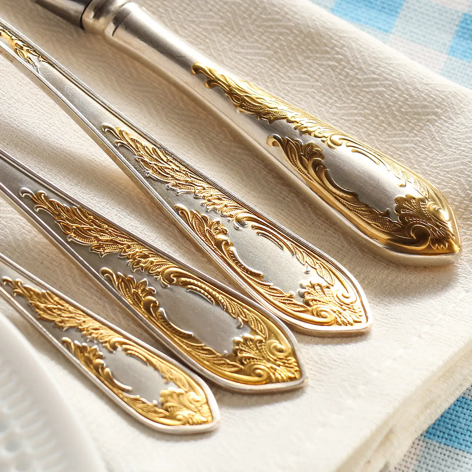 Набор столовый "Жасмин": вилка, ложка, нож, чайная ложка посеребренный с позолотой, на 6 персон