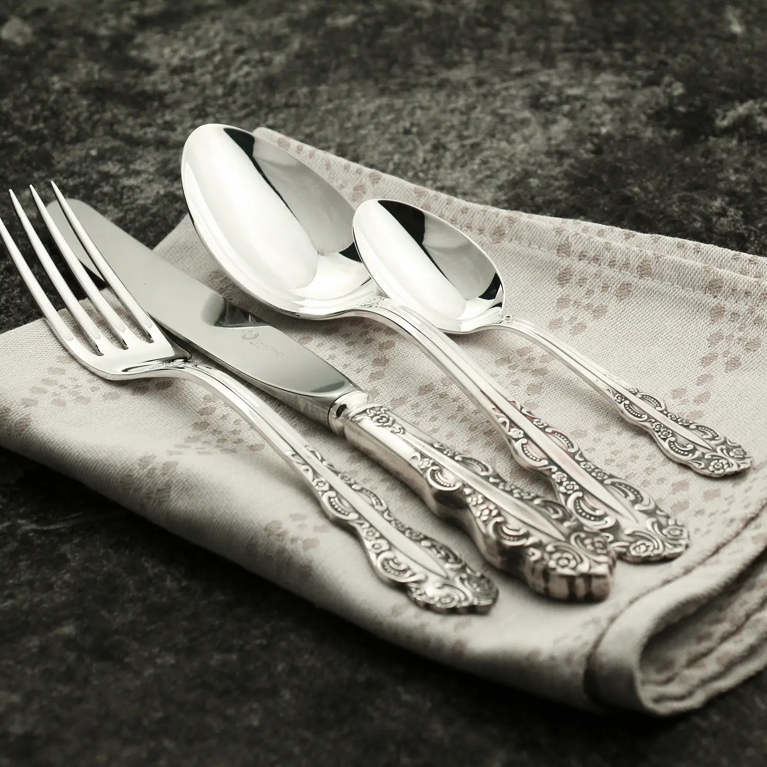 Набор столовый "Юбилейный": вилка, ложка, нож, чайная ложка посеребренный с чернением