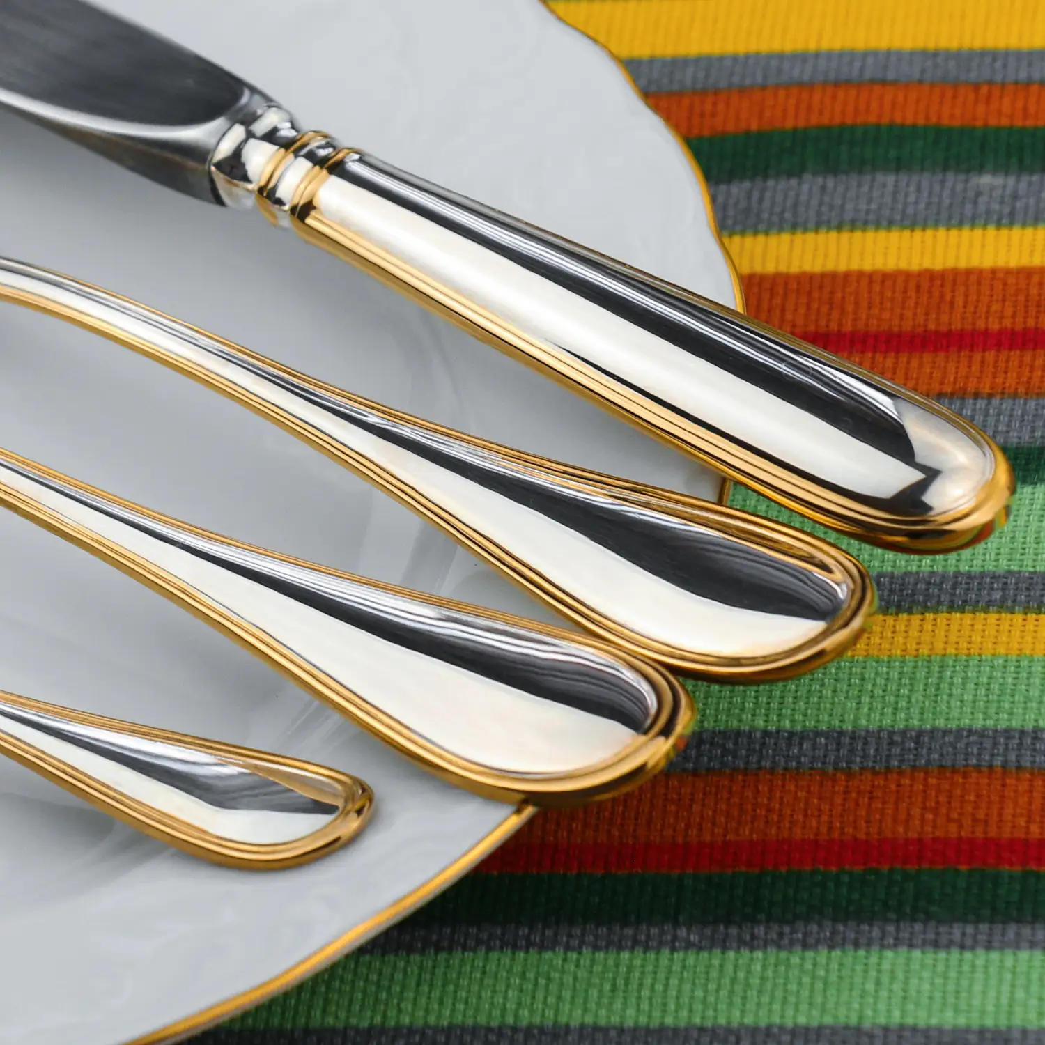 Набор столовый "Капелька": вилка, ложка, нож, чайная ложка посеребренный с позолотой